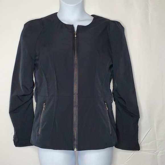 St. John SoCa Moto Style Jacket Size M Zipper Details Lined Structured Office - Picture 15 of 15
